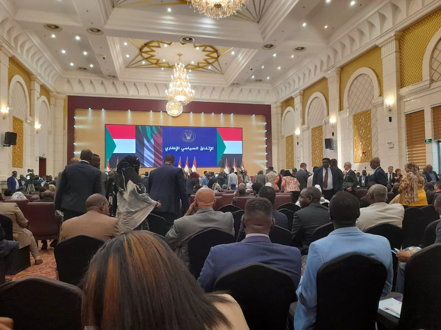 مراسم التوقيع على "الاتفاق الإطاري" بين القوى السياسية والمكون العسكري في السودان، 5 ديسمبر 2022. - سونا