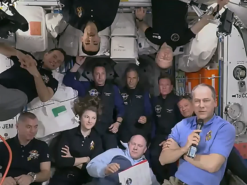 رواد فضاء Ax-1 في صورة جماعية من كبسولة "دراجون" المصنوعة من "سبيس إكس" - 9 أبريل 2022 - nasa.gov