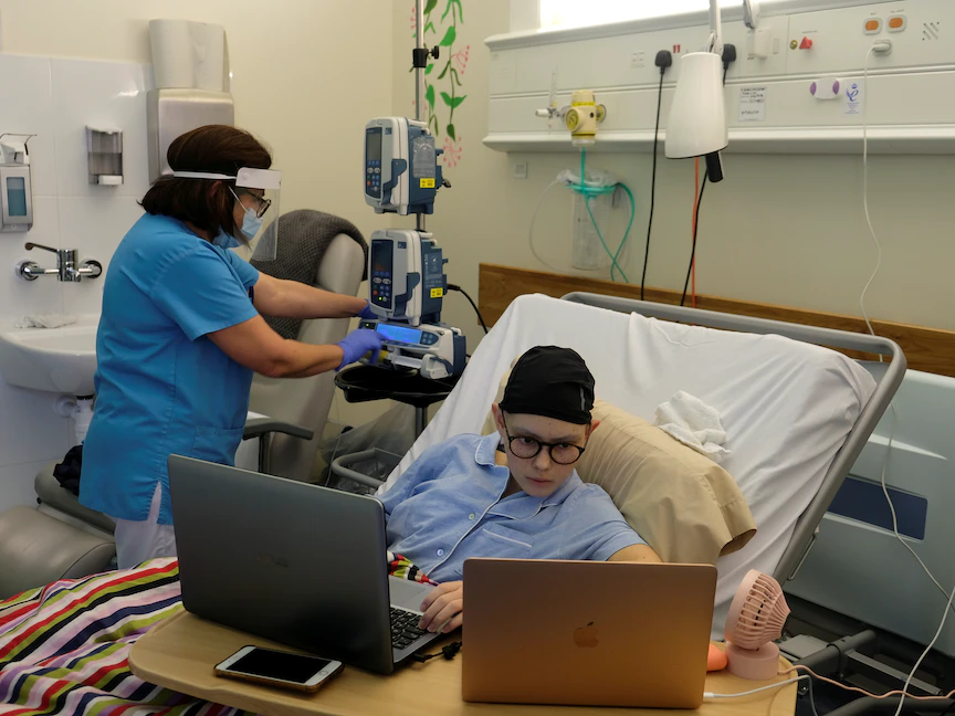 كورونا يؤثر بشكل أعلى في المرضى الذي يعانون أعراضاً نفسية - REUTERS