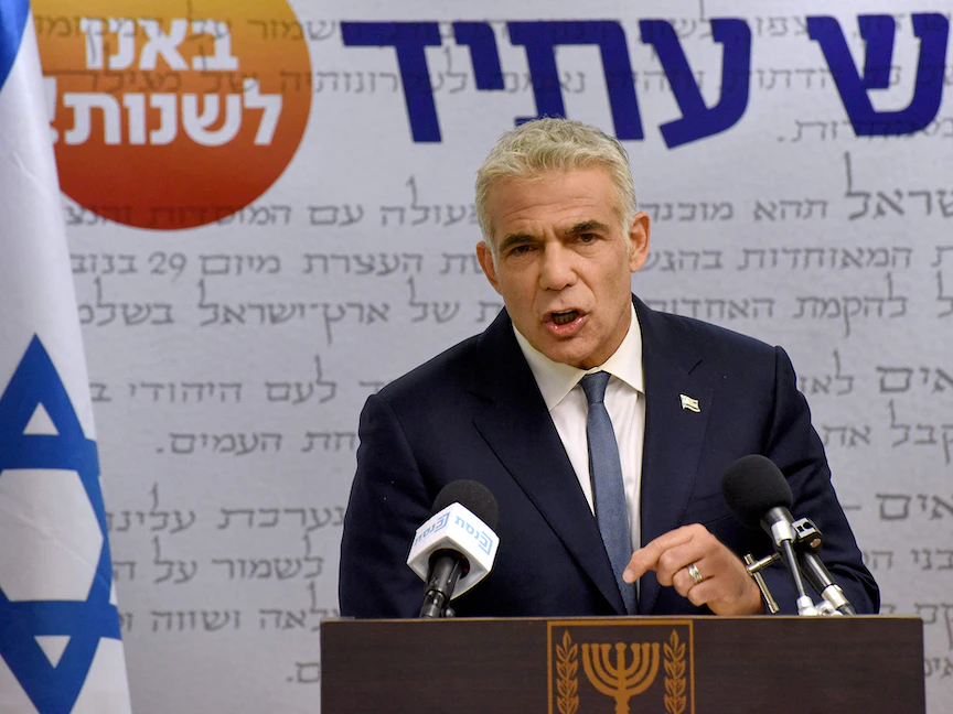 وزير الخارجية الإسرائيلي يائير لَبيد خلال مؤتمر صحافي، القدس، 31 مايو 2021 - AFP