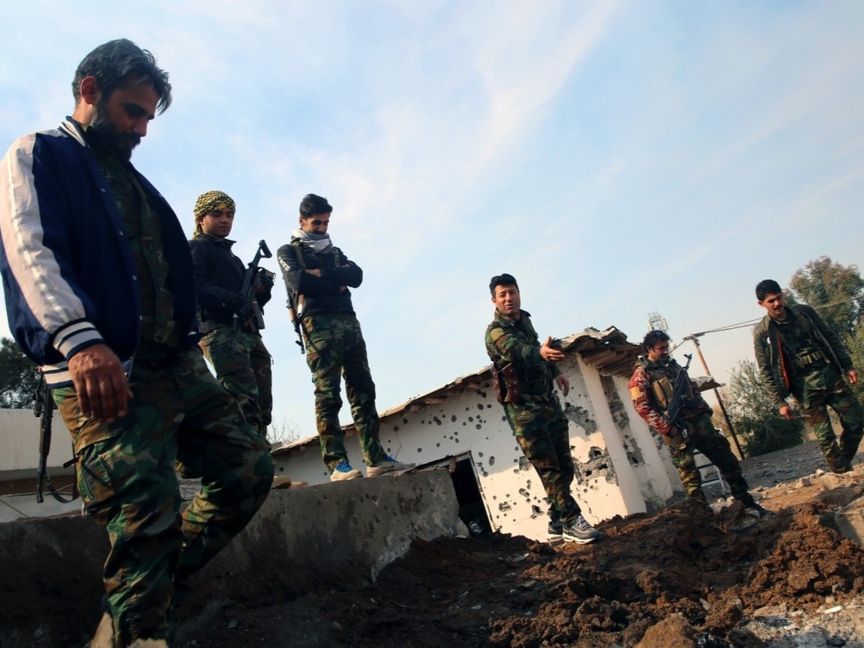 "المجلة" في معسكرات أكراد إيران في العراق.. ترقب وسط تقاطع نيران