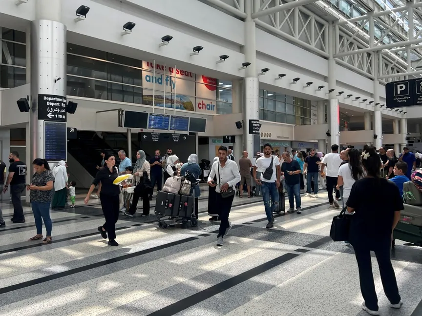مسافرون في مطار رفيق الحريري، بيروت. 29 يوليو 2024 - Reuters