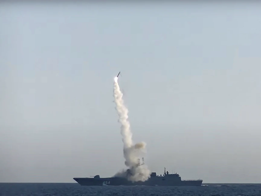 بوتين يعلن نجاح تجربة صاروخية جديدة "أسرع من الصوت"