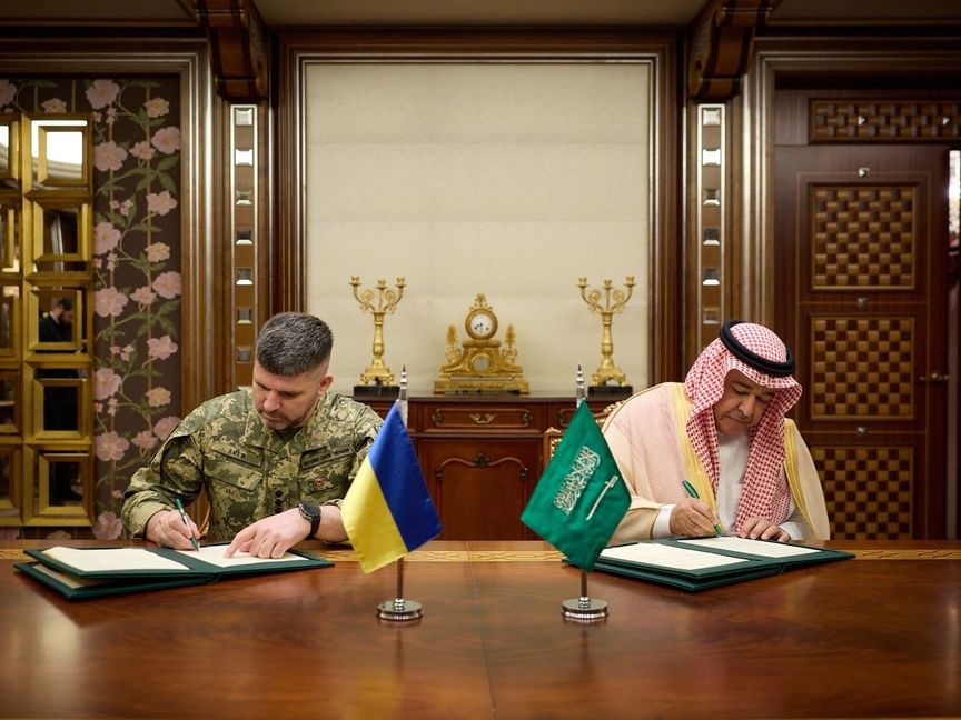 السعودية وأوكرانيا توقعان مذكرة ترتيبات في مجال المشتريات الدفاعية