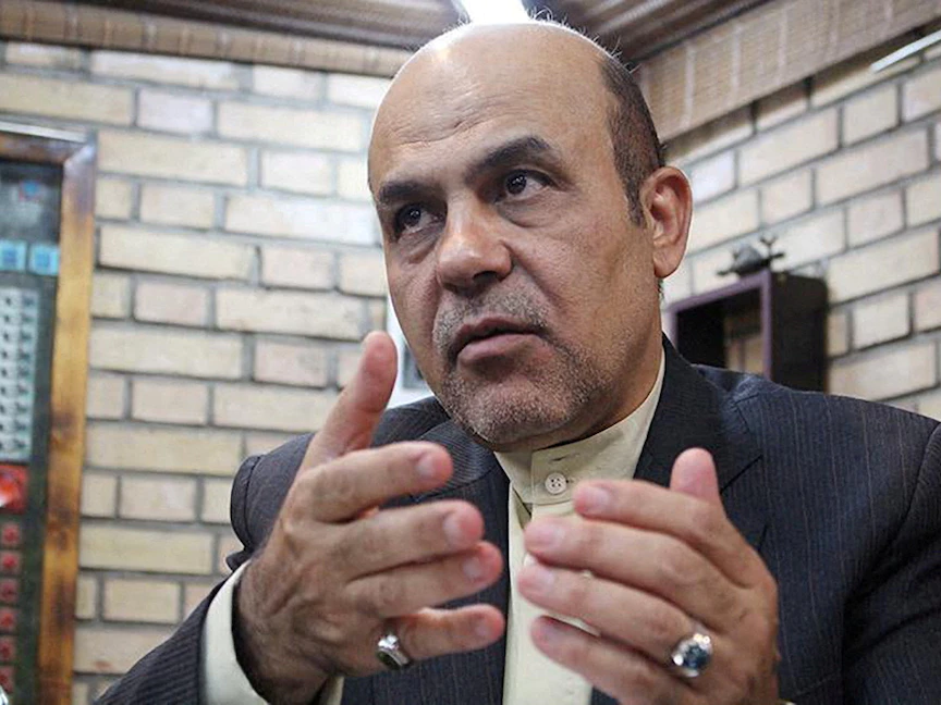 علي رضا أكبري نائب وزير الدفاع الإيراني السابق والمحكوم بالإعدام بتهمة التجسس خلال مقابلة مع موقع خبر أون لاين في طهران في صورة غير مؤرخة - VIA REUTERS