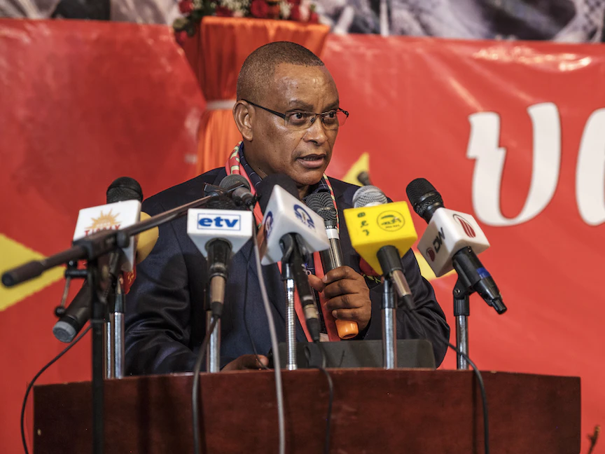 الزعيم الفارّ لإقليم تيغراي الإثيوبي ديبرتسيون جبريميكايل خلال مؤتمر لـ "الجبهة الشعبية لتحرير تيغراي" في ميكيلي - 4 يناير 2020 - AFP