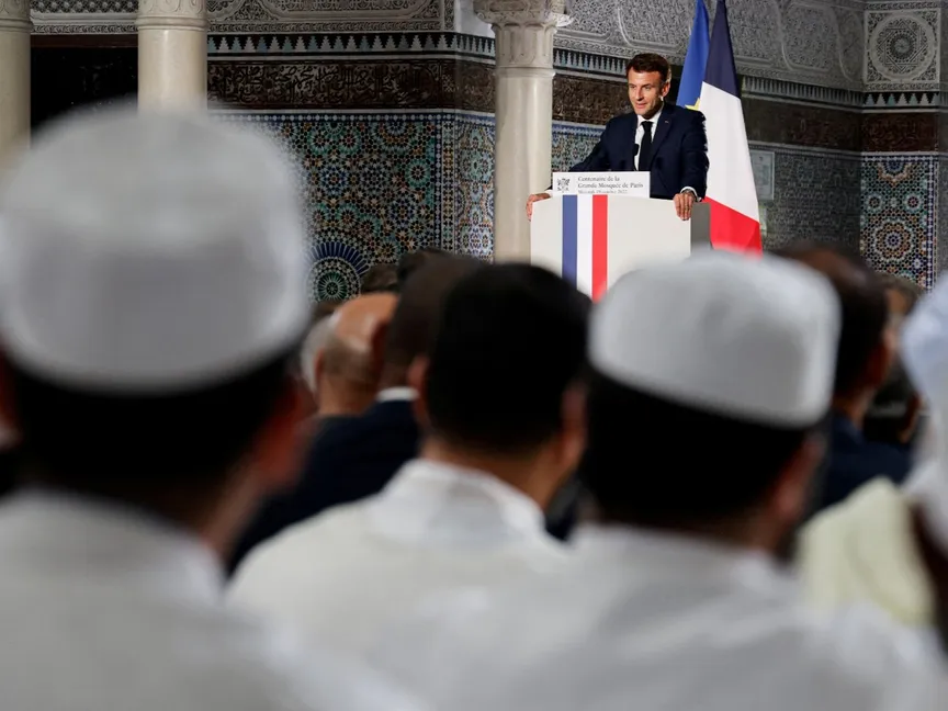 حملة فرنسا ضد "الإخوان".. جدل متصاعد والحكومة تحذر من "مشروع الجماعة"