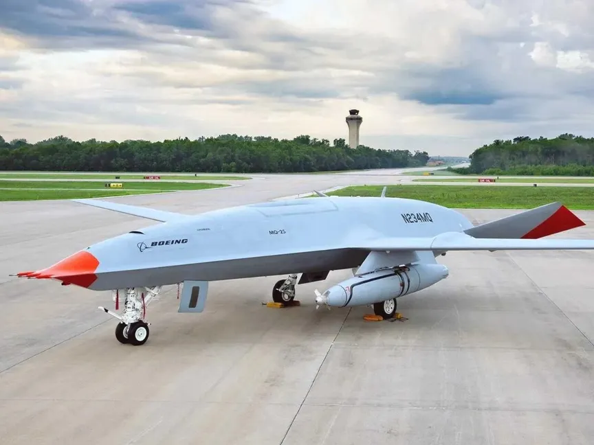 طائرة نقل جوي بدون طيار من طراز MQ-25 Stingray التي تنتجها شركة بوينج - بوينج