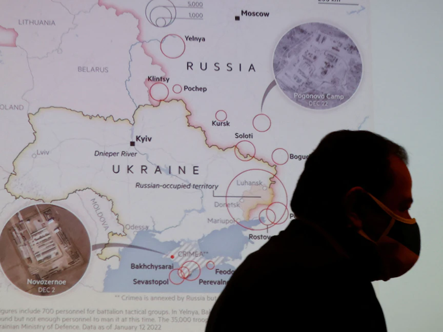 أزمة أوكرانيا.. مناورات روسية بالبحر الأسود ومحادثات رباعية في باريس