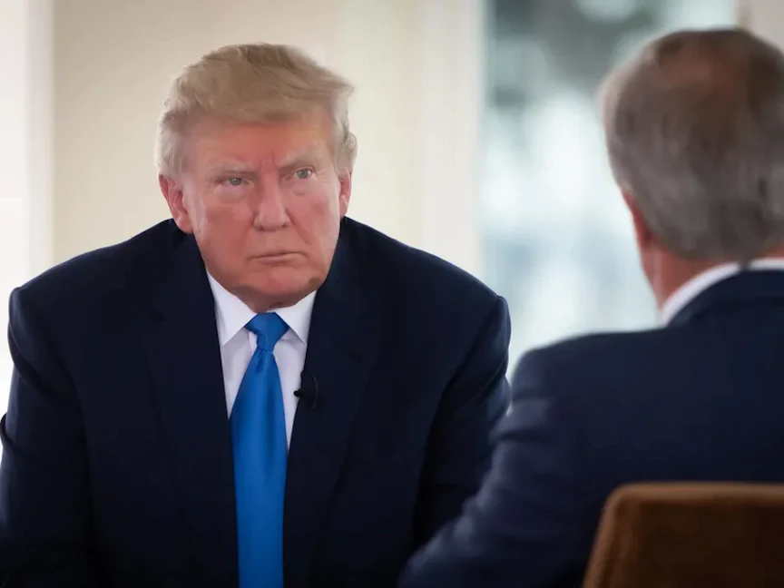 الرئيس السابق دونالد ترمب رفقة المذيع نايجل فاراج من GB NEWS- 3 مايو 2023 - www.gbnews.com