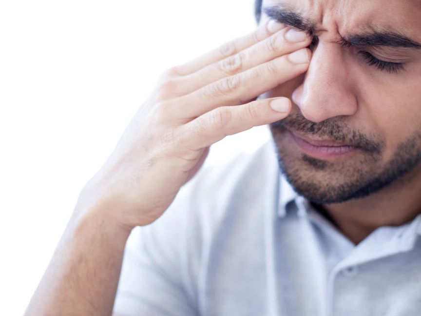 قد يحدث ألم العين على السطح أو ضمن تراكيب العين الدفينة - Getty Images/Science Photo Libra