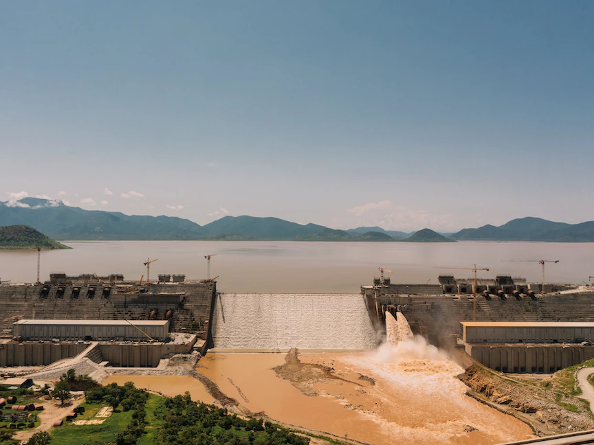 لقطات لسد النهضة الإثيوبي نشرها مسؤولون في الحكومة بعد إكمال الملء الثاني- 19 يوليو 2021 - Twitter/@seleshi_b_a