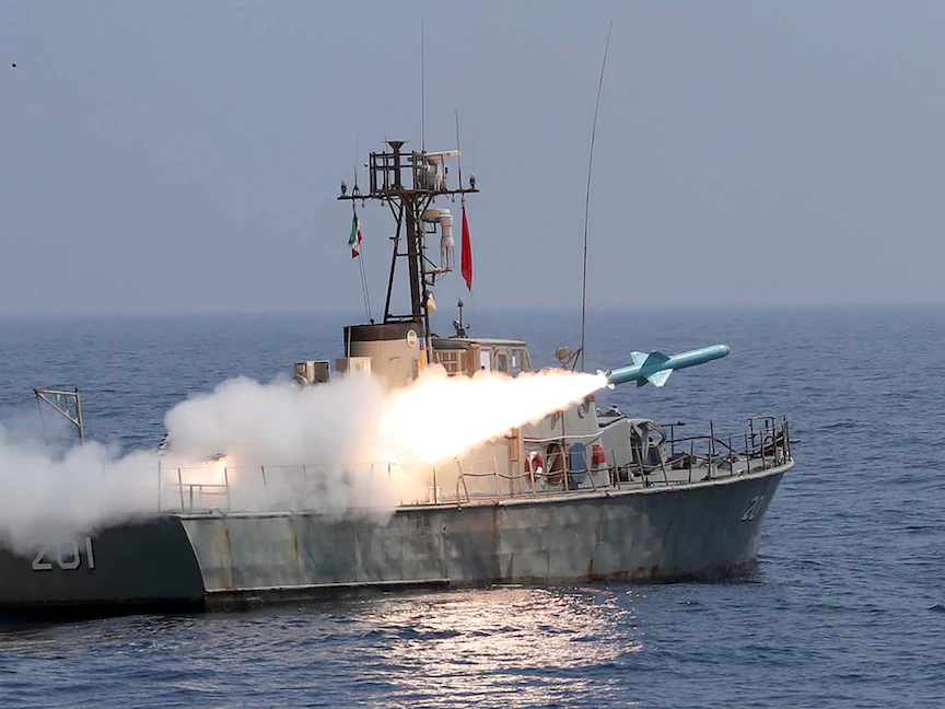 البحرية الإيرانية خلال التدريبات العسكرية السنوية التي أطلق عليها اسم "زولفاغار 99" في خليج عُمان، 11 سبتمبر 2020 - VIA REUTERS
