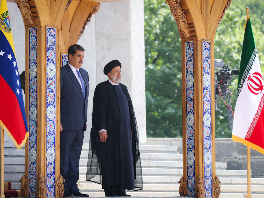 الرئيس الإيراني إبراهيم رئيسي يستقبل في طهران نظيره الفنزويلي نيكولاس مادورو- 11 يونيو 2022 - REUTERS