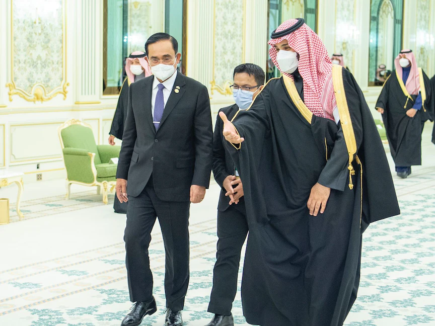 ولي العهد السعودي يستقبل رئيس وزراء تايلاند