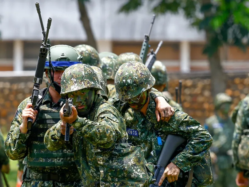 تدريبات عسكرية للجيش التايواني في تايتشونج. 28 يونيو 2024 - Reuters