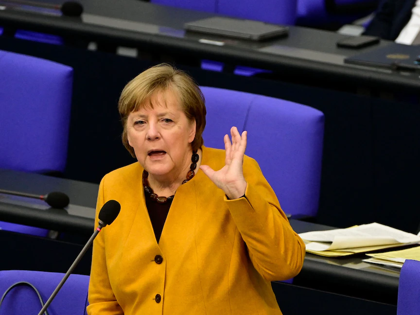 المستشارة الألمانية أنغيلا ميركل في كلمة أمام البرلمان "البوندستاغ" - 24 مارس 2021 - AFP