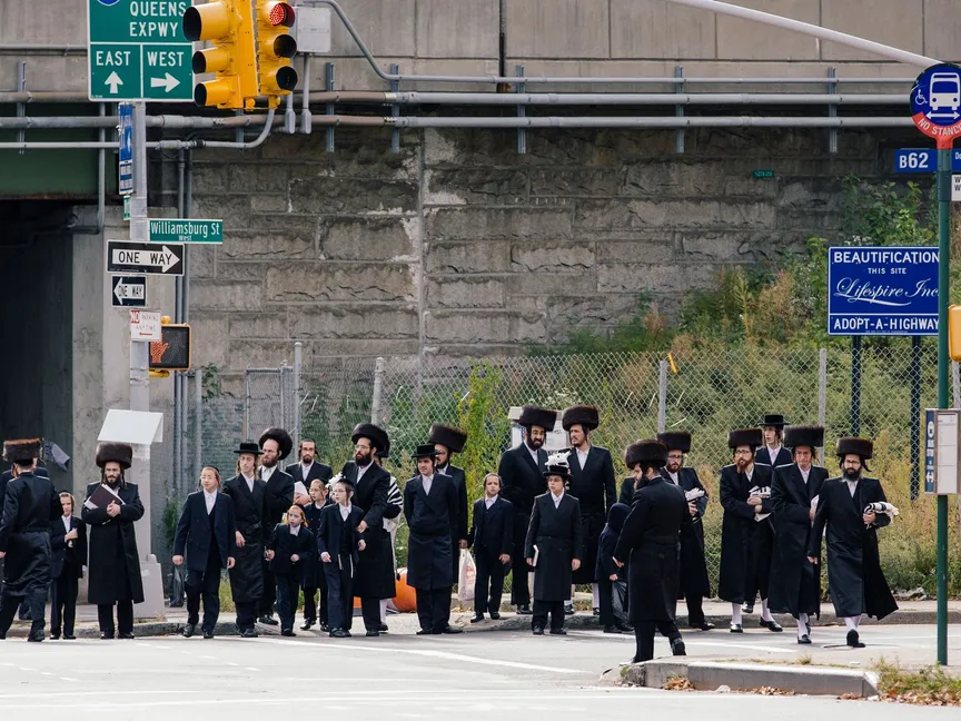 متشدّدون يتحدون الوباء: "كورونا لا يصيب المؤمنين"