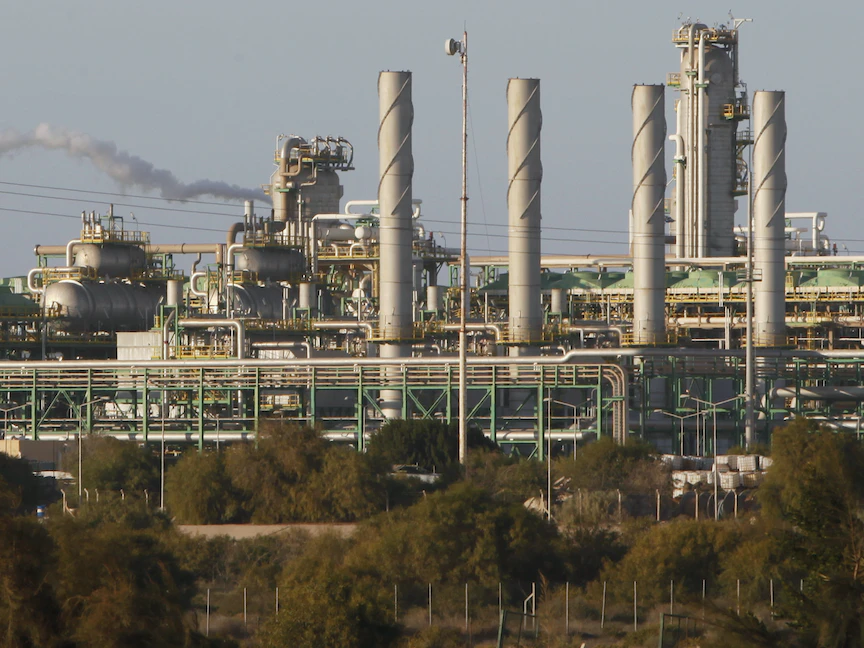 مجمع مليتة للنفط والغاز غرب طرابلس - REUTERS