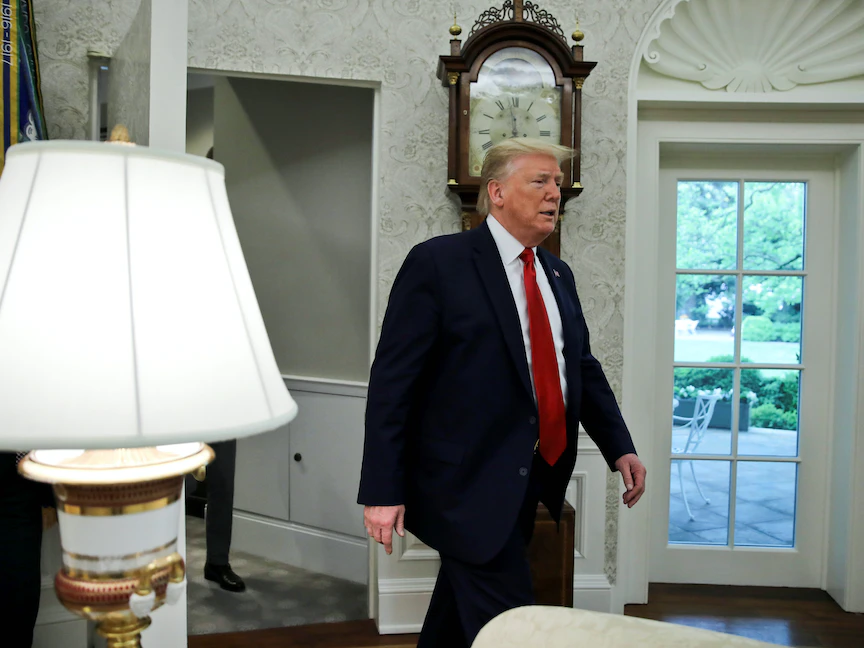الرئيس الأميركي السابق دونالد ترمب في البيت الأبيض، 29 أبريل 2020 - REUTERS