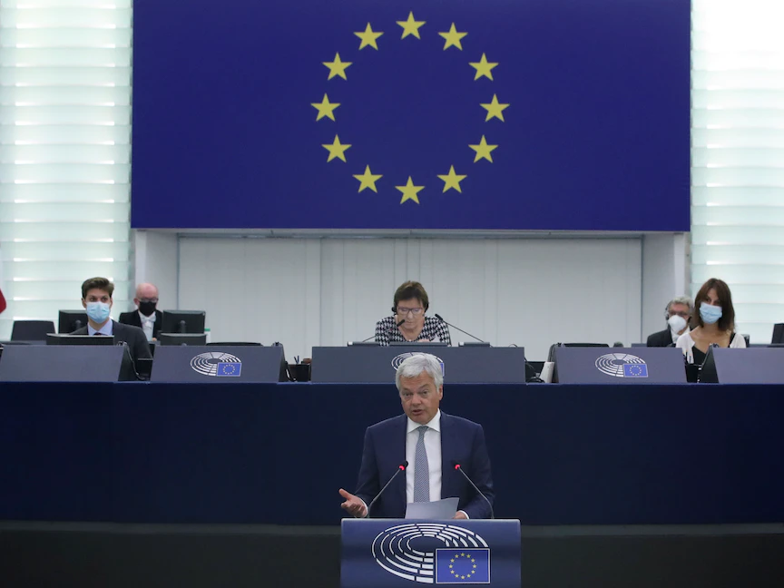 مفوض العدل في الاتحاد الأوروبي ديدييه رايندرز يلقي كلمة البرلمان الأوروبي - 15 سبتمبر 2021 - REUTERS