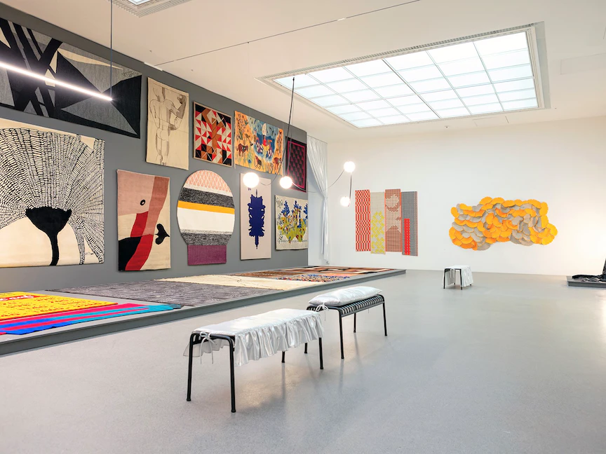 معرض "عوالم النسيج" في متحف الفن الحديث في ميونيخ - pinakothek-der-moderne.de