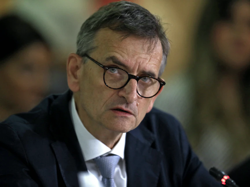 الممثل الخاص للأمين العام للأمم المتحدة في السودان فولكر بيرتس خلال اجتماع للآلية الثلاثية في الخرطوم، 8 يونيو 2022 - AFP