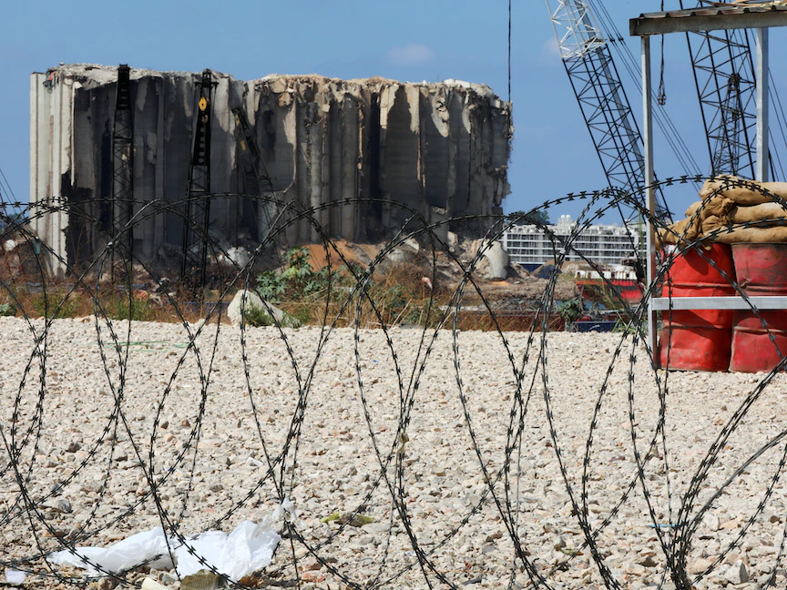 موقع انفجار مرفأ بيروت - REUTERS