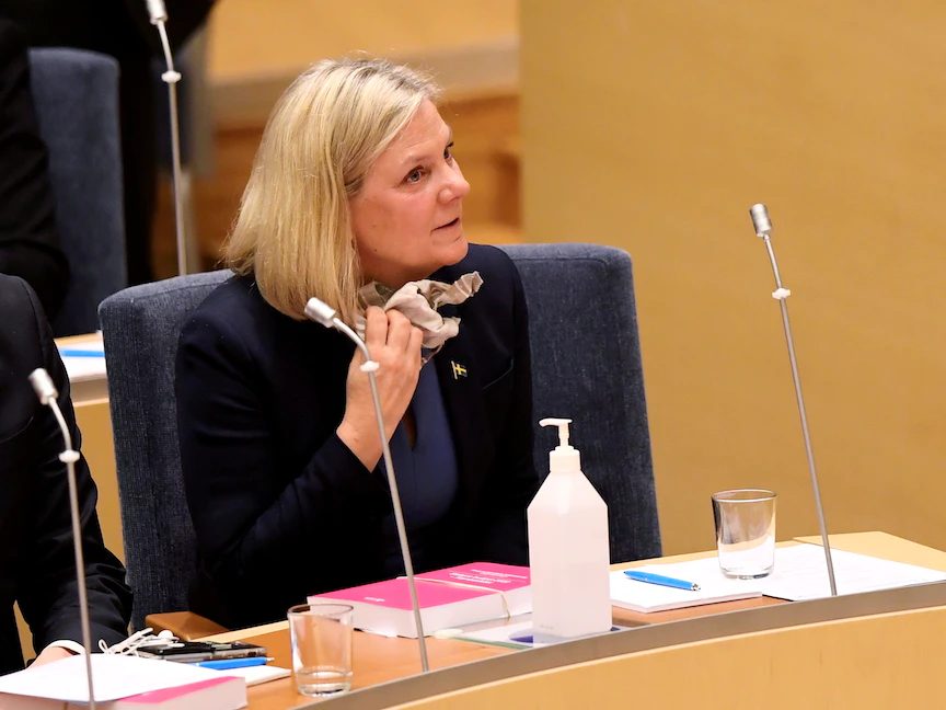 رئيسة الوزراء السويدية المستقيلة ماجدالينا أندرسون بعد تعيينها في المنصب بعد التصويت في البرلمان في ستوكهولم، السويد. 24 نوفمبر 2021. - via REUTERS