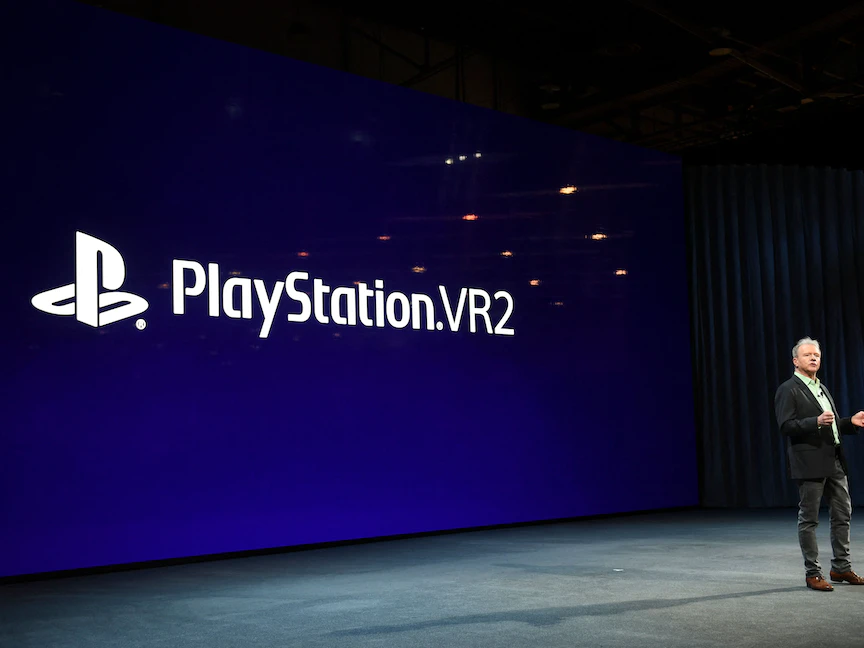 شركة "سوني" تعلن استعدادها لطرح الجيل الثاني من نظارتها "PSVR" للألعاب - AFP