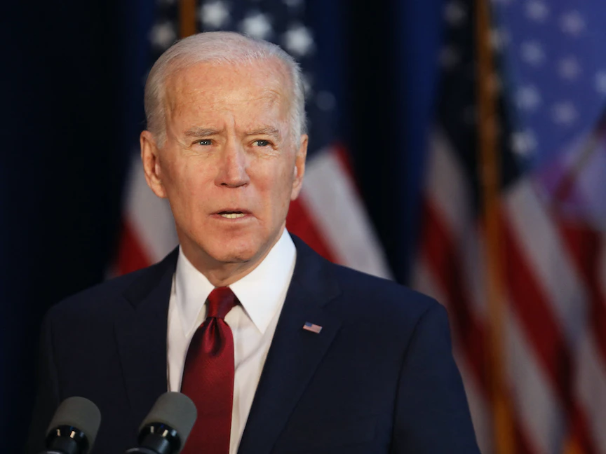 الرئيس الأميركي جو بايدن يلقي كلمة في نيويورك، 7 يناير 2020 - AFP