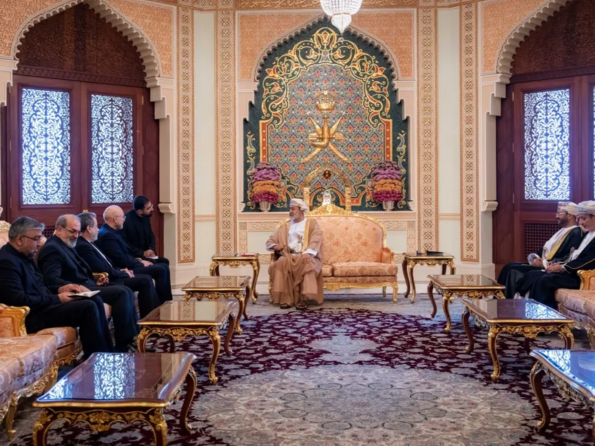 سلطان عمان هيثم بن طارق يستقبل رئيس البرلمان الإيراني محمد باقر قاليباف ووزير الخارجية الإيراني عباس عراقجي، في مسقط، 23 يونيو 2026 - OmanNewsAgency