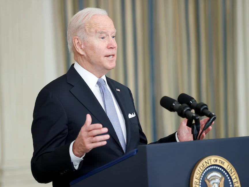 الرئيس الأميركي جو بايدن خلال الإدلاء بتصريحات في البيت الأبيض، 06 نوفمبر 2021 - REUTERS