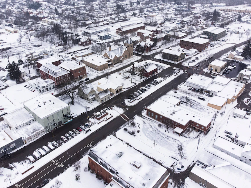 إلغاء آلاف الرحلات الجوية جرّاء عاصفة تضرب شرق الولايات المتحدة وكندا
