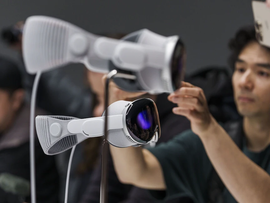 نظارة أبل الذكية Vision Pro خلال عرضها في مؤتمر أبل السنوي للمطورين WWDC 2023. - Bloomberg