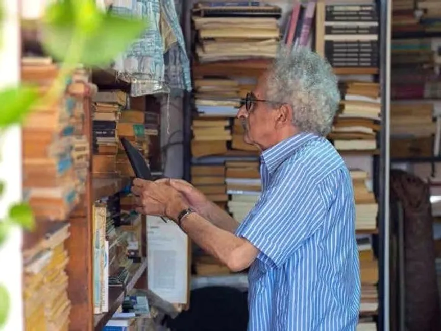 صنع الله إبراهيم .. راقب تحولات العالم من النقطة ذاتها