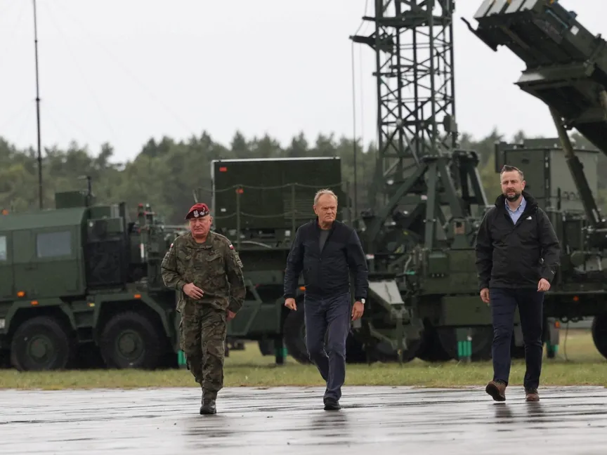 بعد بنائها أكبر جيش في الاتحاد الأوروبي.. بولندا تواجه معضلة التهديدات الهجينة