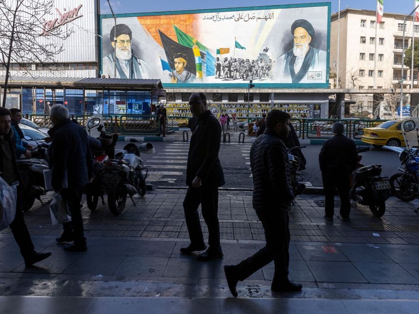 إيران تشترط التفاوض على البرنامج النووي فقط.. وتحذيرات أميركية من "نفاد صبر ترمب"