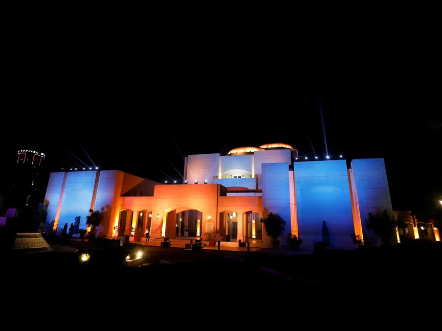 دار الأوبرا المصرية بعد إعادة افتتاحها وتخفيف إجراءات إغلاق كورونا. تضم الأوبرا داخل حدودها مقر المركز القومي للترجمة - REUTERS