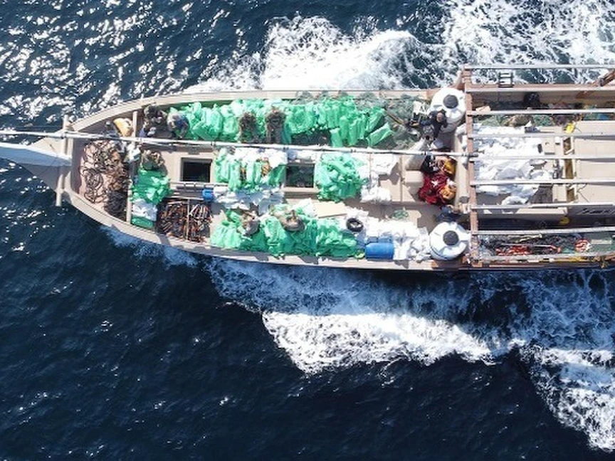 البحرية الأميركية تعترض سفينة من إيران تحمل مواد تُستخدم في المتفجرات    