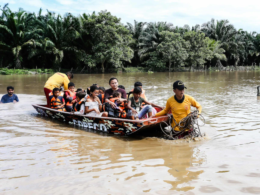 الإعصار "إيان" يسقط أكثر من 100 ضحية بأميركا.. و"جوليا" تتجه نحو المكسيك