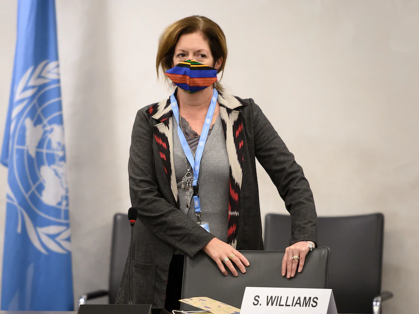 مستشارة الأمم المتحدة بشأن ليبيا ستيفاني وليامز خلال المحادثات بين الفصائل الليبية في مكاتب الأمم المتحدة بجنيف - 20 أكتوبر 2020 - REUTERS