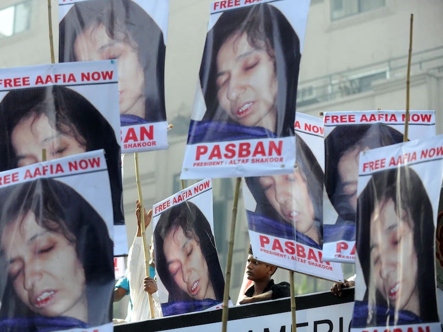 بين "ابنة الأمة" و"سيدة القاعدة".. تاريخ من محاولات إطلاق سراح عافية صديقي