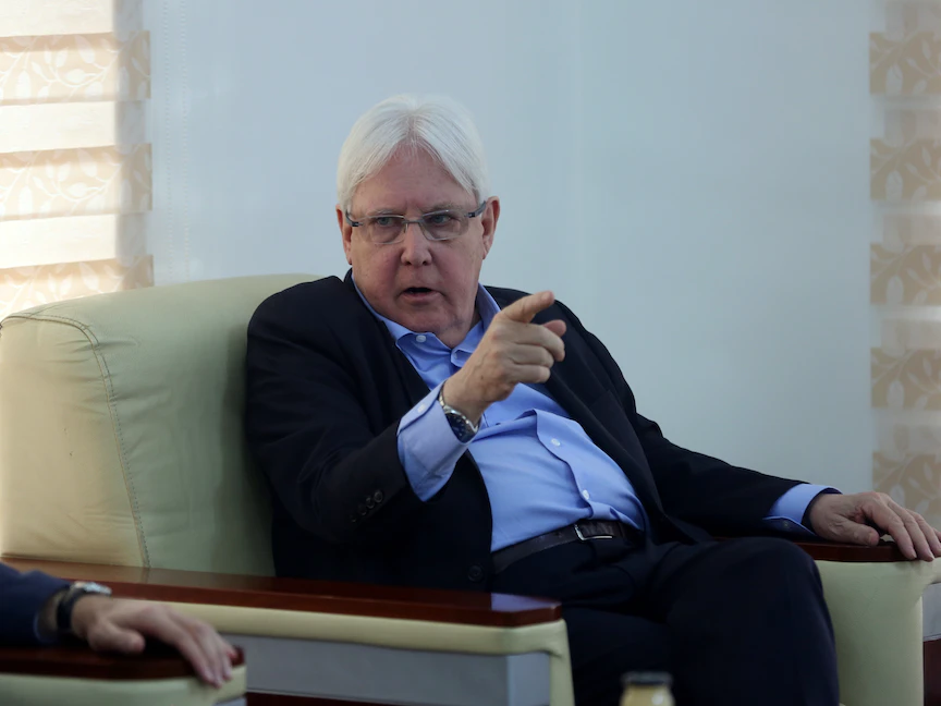 مبعوث الأمم المتحدة إلى اليمن مارتن غريفيث خلال زيارة سابقة إلى مأرب - اليمن - 7 مارس 2020 - REUTERS