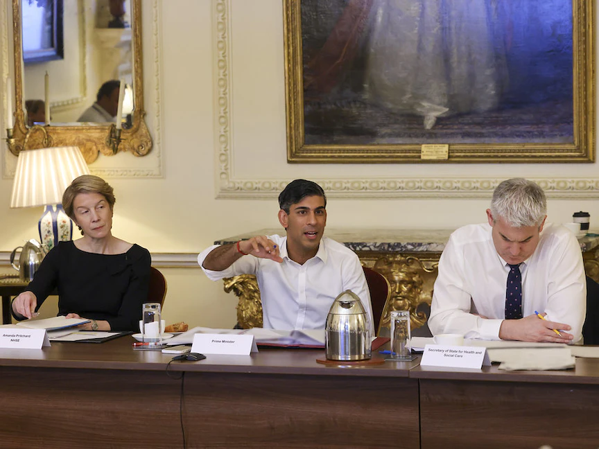 سوناك يدعو لـ"نهج جريء" لحل أزمة القطاع الصحي في بريطانيا