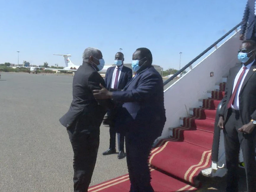 مستشار رئيس جنوب السودان للشؤون الأمنية توت قلواك يصل إلى الخرطوم، 6 يناير 2021 - suna-news.net