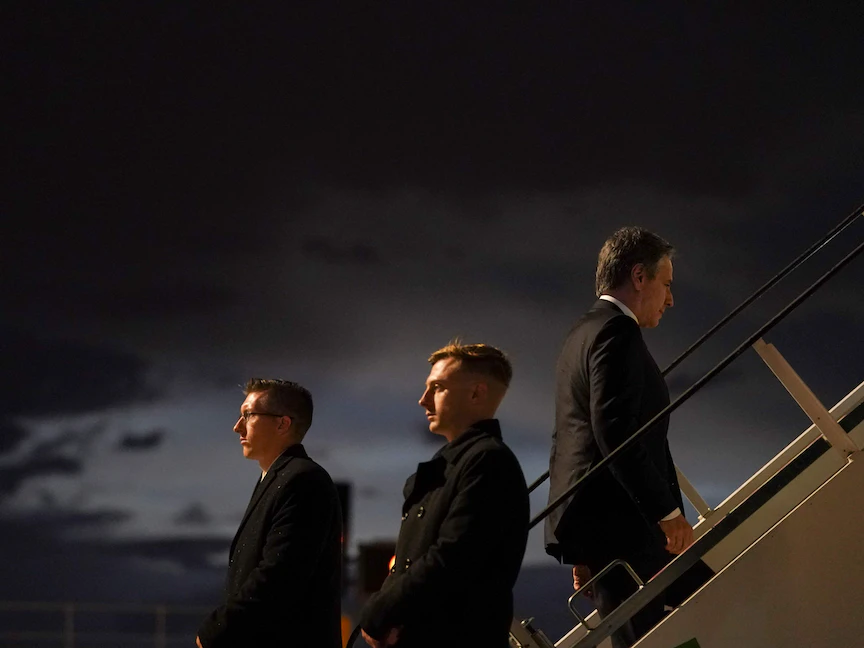 هاريس على رأس وفد في أبوظبي تجدد التزام واشنطن تجاه المنطقة