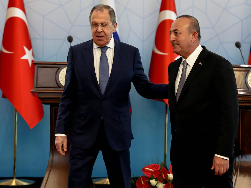 وزير الخارجية التركي مولود جاويش أوغلو مع نظيره الروسي سيرجي لافروف - أنقرة - 8 يونيو 2022 - REUTERS
