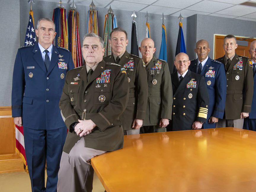 قادة أركان الجيش الأميركي خلال اجتماع في 11 ديسمبر 2021. - الجيش الأميركي