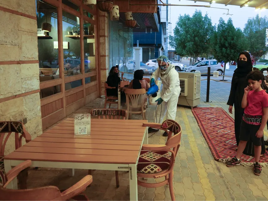 السعودية: مخاوف من موجة إصابات جديدة بـ"كورونا" مع اقتراب رفع الحظر 